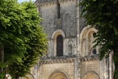chateauneuf_eglise-allee
