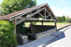 chateauneuf_lavoir-ecole_fleuri